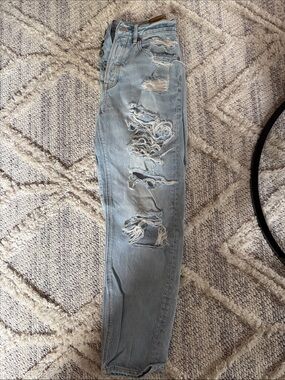 American Eagle 90’s slim boyfriend jeans